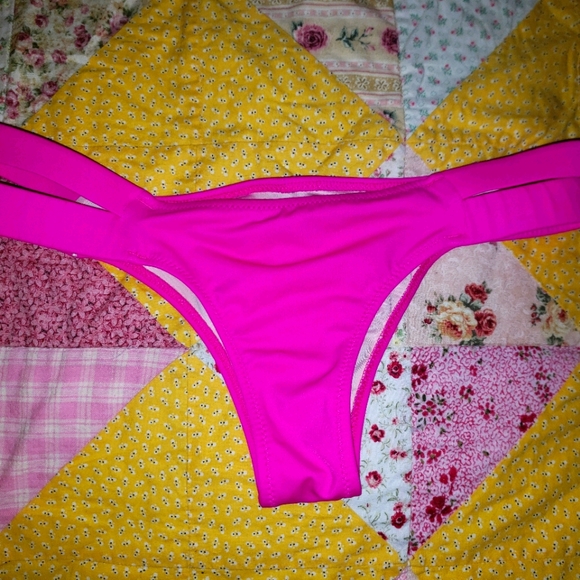 Victoria's Secret bikini bottoms - Picture 1 of 2